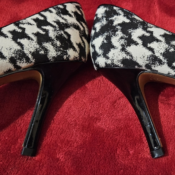 Anne Klein Black and White Houndstooth Heels - Picture 8 of 11